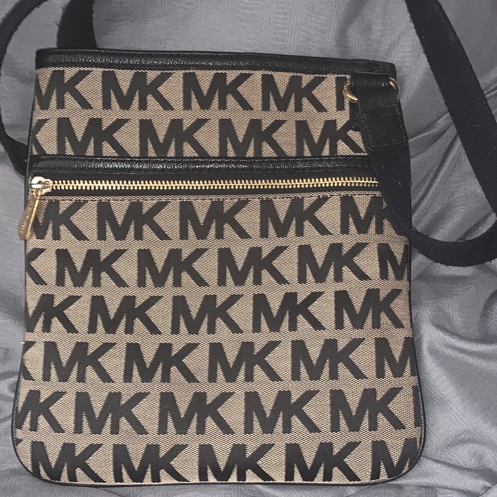Micheal Kors Crossbody